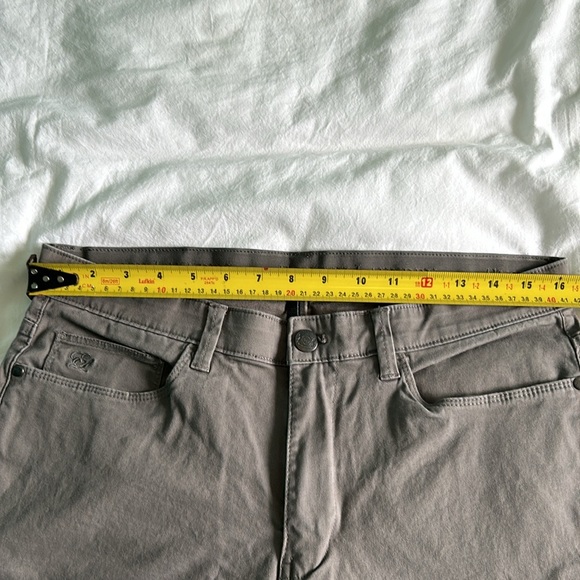 36/30 x 27.5” inseam. Grey. Men’s casualpants. Few food grade oil drops - Picture 2 of 8